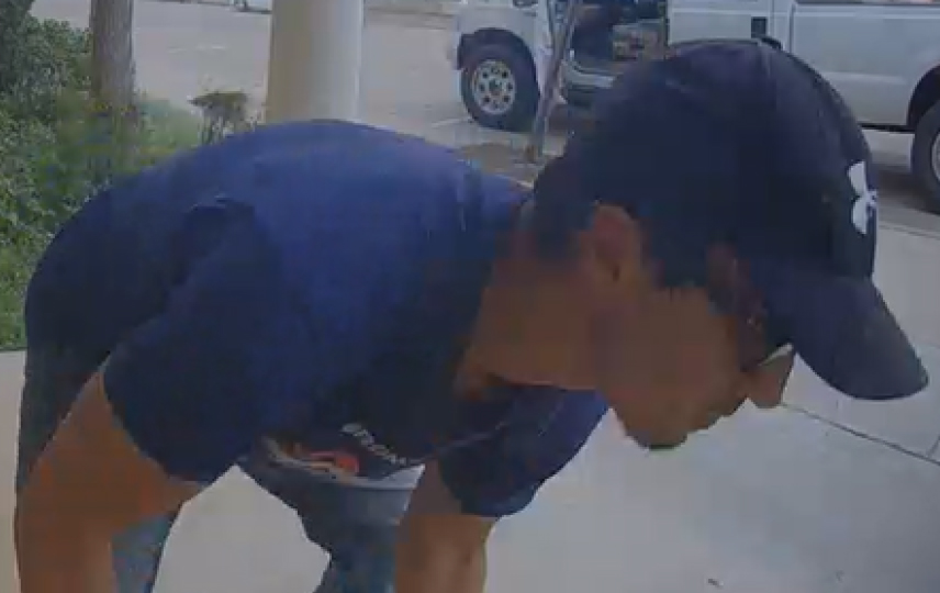 COLLEYVILLE POLICE NEED YOUR HELP TO CATCH THIS CREEP STEALING PACKAGES FROM FRONT DOORS