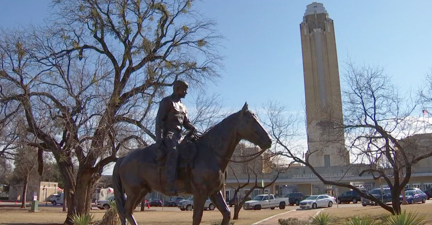 Watch as Fort Worth Pioneer Tower relights the night